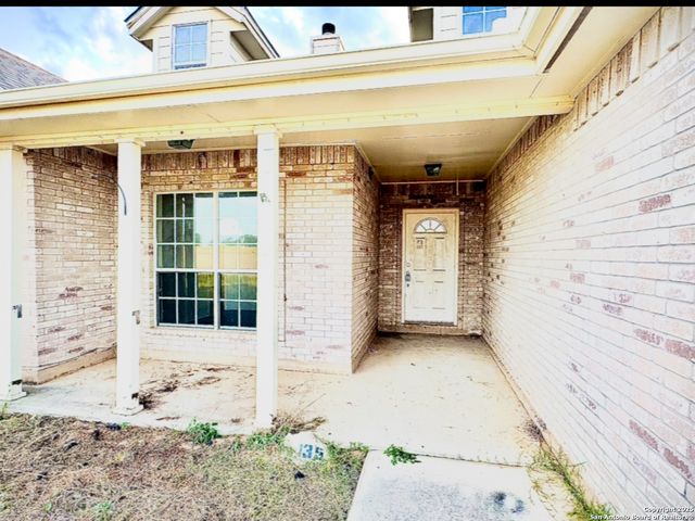 135 Muirfield, La Vernia, TX 78121