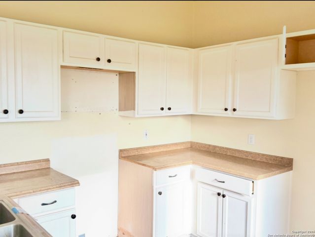 135 Muirfield, La Vernia, TX 78121