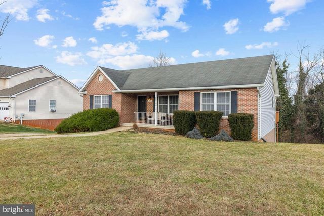1076 STUART DR, Front Royal, VA 22630