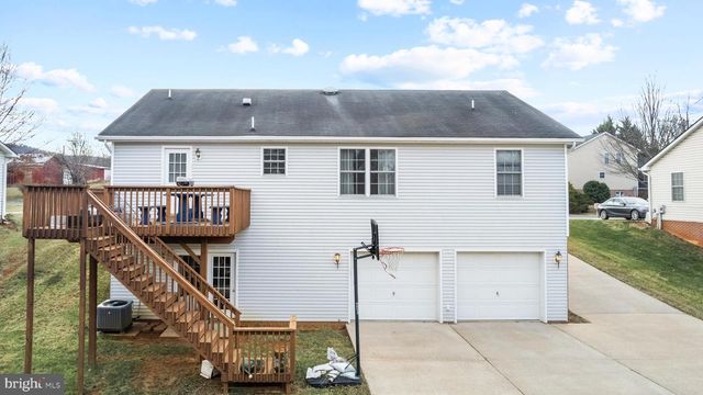 1076 STUART DR, Front Royal, VA 22630