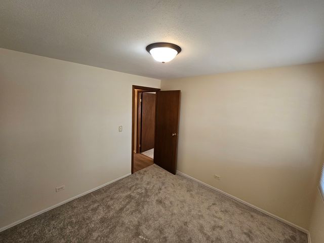 1828 Cannon Court, Schaumburg, IL 60193