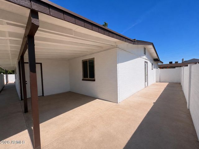 2942 E Dover Street, Mesa, AZ 85213