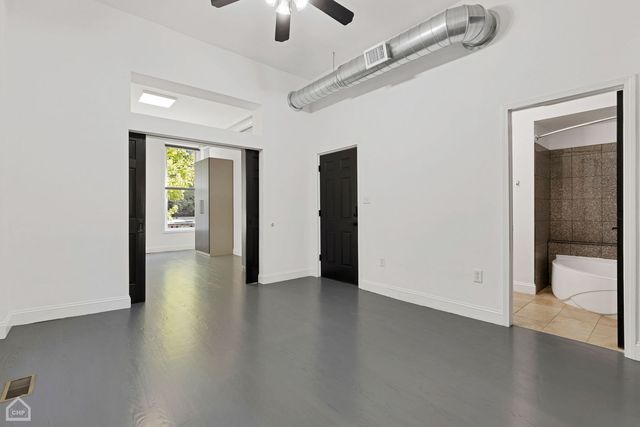 822 N May Street 1, Chicago, IL 60642