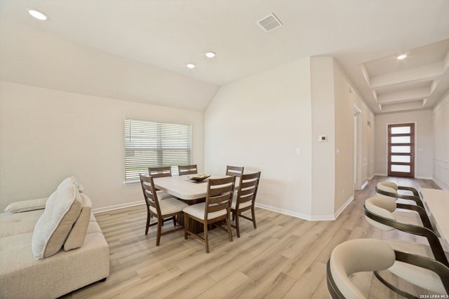 1906 La Grande Jatte, San Antonio, TX 78253