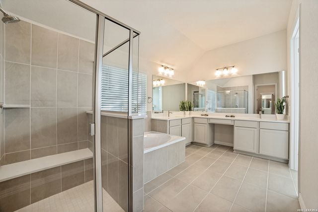 1906 La Grande Jatte, San Antonio, TX 78253