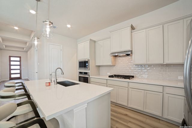 1906 La Grande Jatte, San Antonio, TX 78253