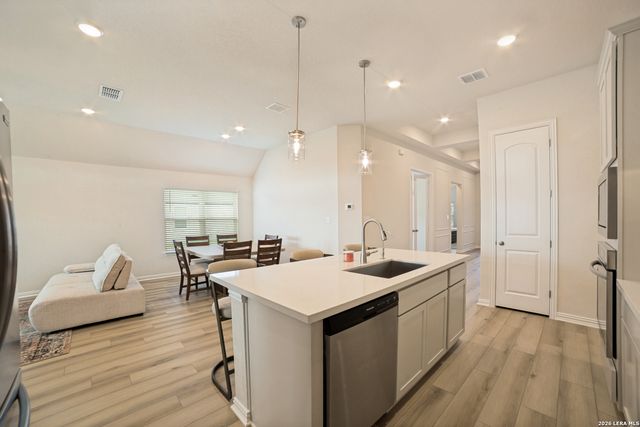 1906 La Grande Jatte, San Antonio, TX 78253