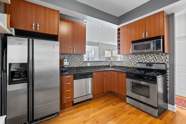 4450 N Beacon Street 3, Chicago, IL 60640