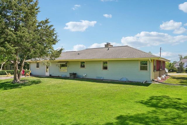 W130N6219 River DRIVE, Menomonee Falls, WI 53051