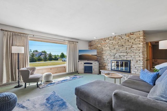 W130N6219 River DRIVE, Menomonee Falls, WI 53051