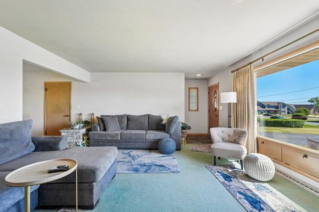 W130N6219 River DRIVE, Menomonee Falls, WI 53051
