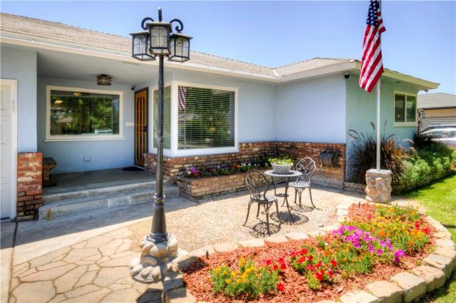 3556 E Donner, Fresno, CA 93726