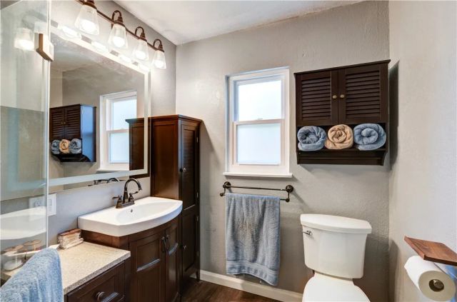 3556 E Donner, Fresno, CA 93726