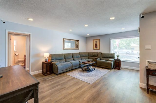 3556 E Donner, Fresno, CA 93726