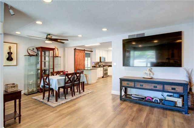 3556 E Donner, Fresno, CA 93726