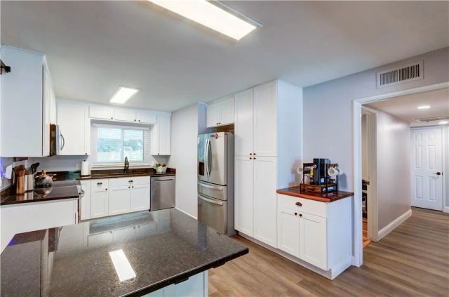 3556 E Donner, Fresno, CA 93726