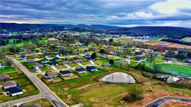 133 Youngblood Place, Huntsville, AR 72740