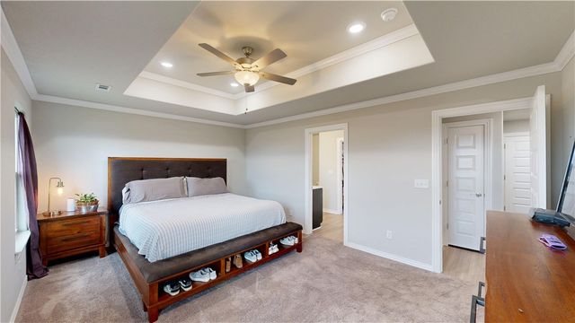 133 Youngblood Place, Huntsville, AR 72740