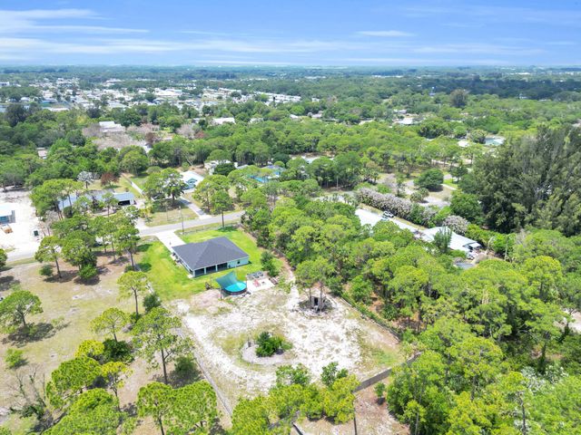 5566 Pinetree Drive, Fort Pierce, FL 34982