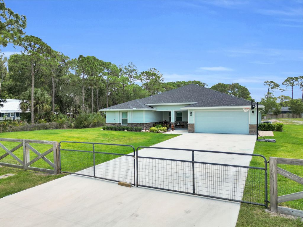 5566 Pinetree Drive, Fort Pierce, FL 34982