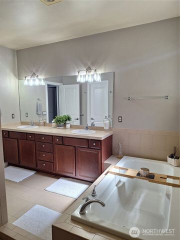 4818 Pointes Drive, Mukilteo, WA 98275