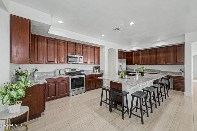 6638 S COTTONFIELDS Lane, Laveen, AZ 85339