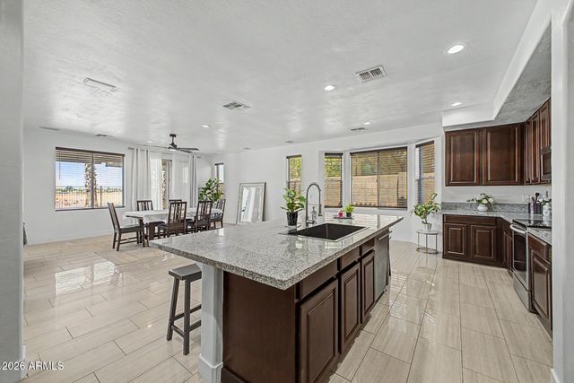 6638 S COTTONFIELDS Lane, Laveen, AZ 85339