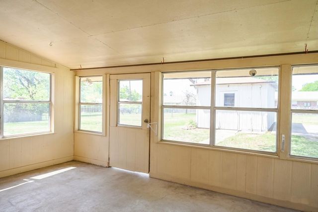 713 Burleson Street, Brenham, TX 77833