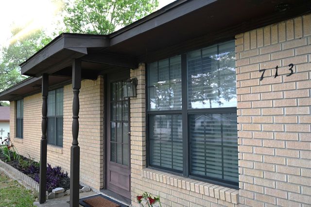 713 Burleson Street, Brenham, TX 77833