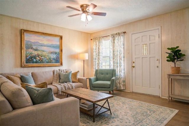 713 Burleson Street, Brenham, TX 77833