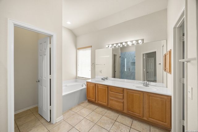 9830 Great Basin Dr, San Antonio, TX 78251