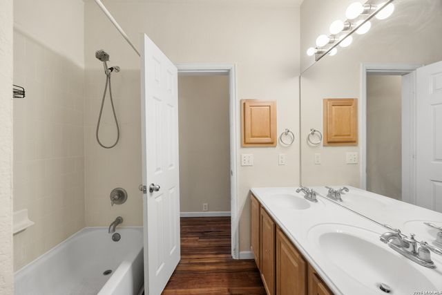 9830 Great Basin Dr, San Antonio, TX 78251