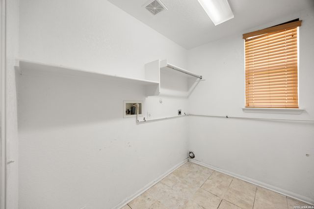 9830 Great Basin Dr, San Antonio, TX 78251