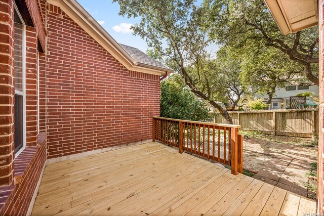 9830 Great Basin Dr, San Antonio, TX 78251