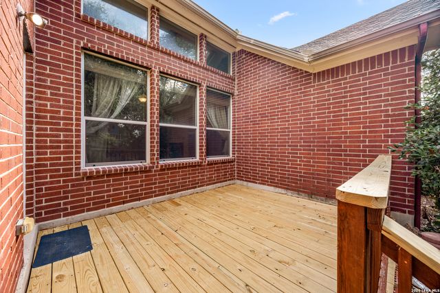 9830 Great Basin Dr, San Antonio, TX 78251