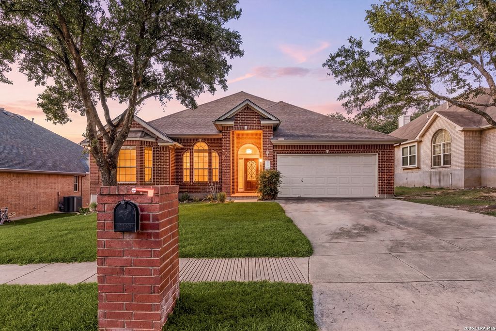 9830 Great Basin Dr, San Antonio, TX 78251