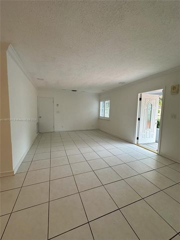 8331 SW 38th St, Miami, FL 33155