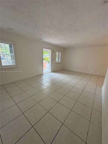 8331 SW 38th St, Miami, FL 33155