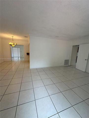 8331 SW 38th St, Miami, FL 33155