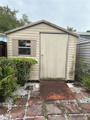 8331 SW 38th St, Miami, FL 33155