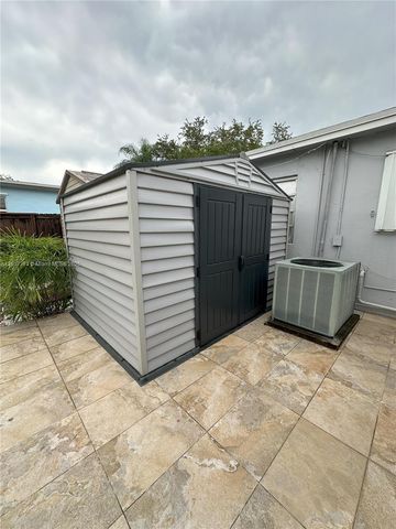 8331 SW 38th St, Miami, FL 33155