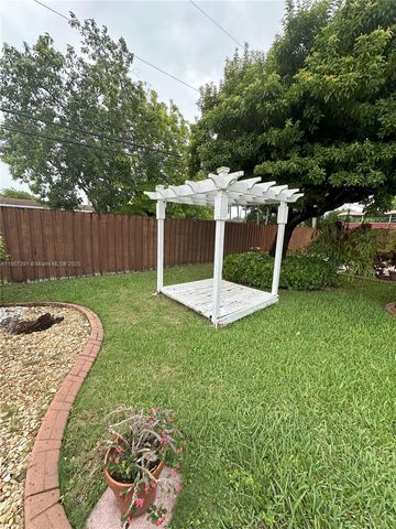 8331 SW 38th St, Miami, FL 33155