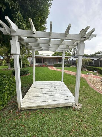 8331 SW 38th St, Miami, FL 33155