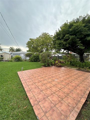8331 SW 38th St, Miami, FL 33155