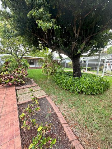 8331 SW 38th St, Miami, FL 33155