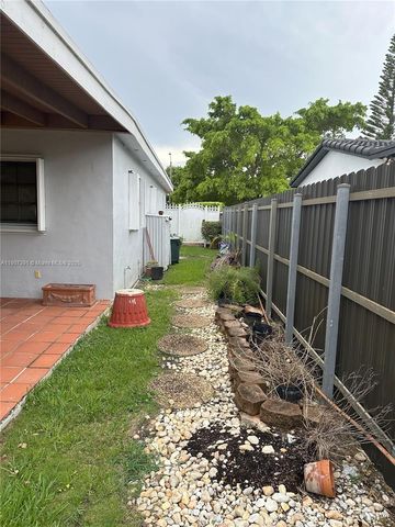 8331 SW 38th St, Miami, FL 33155