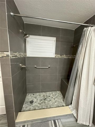 8331 SW 38th St, Miami, FL 33155