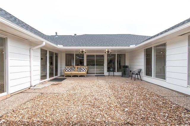 2806 Fairway Drive, Sugar Land, TX 77478