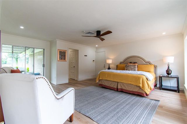2806 Fairway Drive, Sugar Land, TX 77478