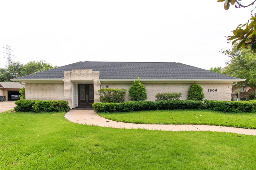 2806 Fairway Drive, Sugar Land, TX 77478